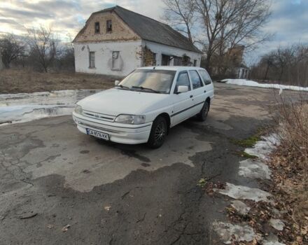 Білий Форд Ескорт, об'ємом двигуна 1.8 л та пробігом 300 тис. км за 1200 $, фото 1 на Automoto.ua