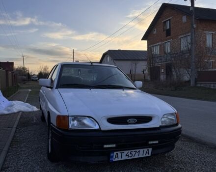 Белый Форд Эскорт, объемом двигателя 1.6 л и пробегом 99 тыс. км за 1150 $, фото 1 на Automoto.ua