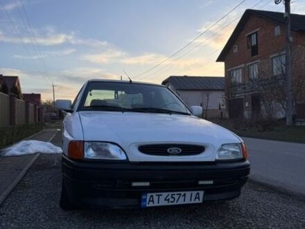 Белый Форд Эскорт, объемом двигателя 1.6 л и пробегом 99 тыс. км за 1150 $, фото 1 на Automoto.ua