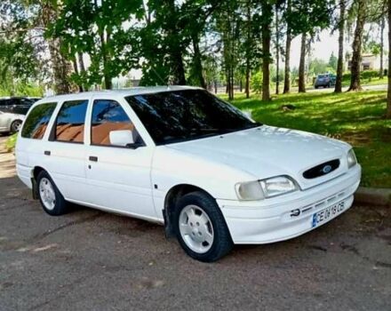 Белый Форд Эскорт, объемом двигателя 0 л и пробегом 176 тыс. км за 1550 $, фото 1 на Automoto.ua