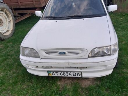 Білий Форд Ескорт, об'ємом двигуна 0 л та пробігом 100 тис. км за 1000 $, фото 1 на Automoto.ua