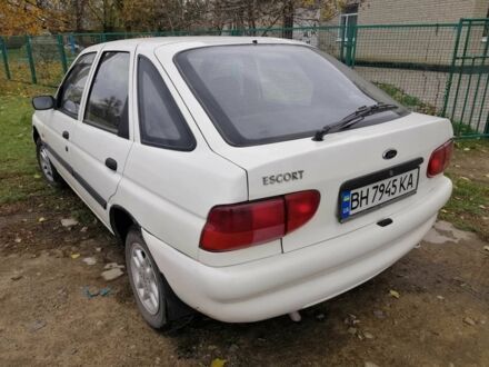 Форд Эскорт 1995 в Великой Михайловке на Automoto.ua Белый Форд Эскорт, объемом двигателя 1.3 л и пробегом 90 тыс. км за 2500 $, фото 1 на Automoto.ua