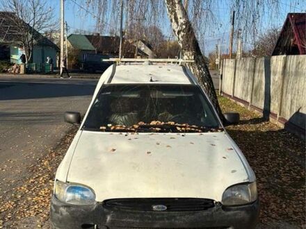 Белый Форд Эскорт, объемом двигателя 1.3 л и пробегом 150 тыс. км за 300 $, фото 1 на Automoto.ua