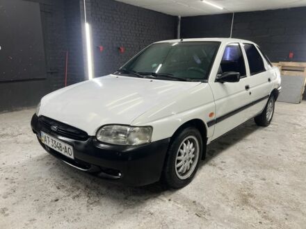 Білий Форд Ескорт, об'ємом двигуна 1.6 л та пробігом 96 тис. км за 1000 $, фото 1 на Automoto.ua