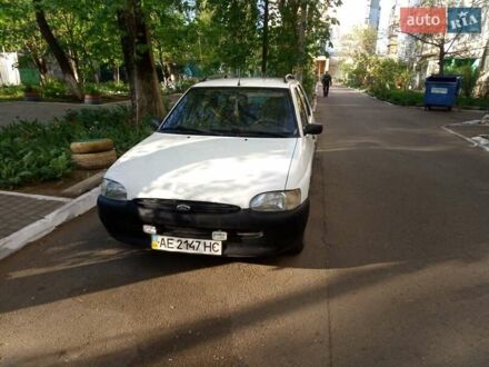 Форд Эскорт 1997 в Одессе на Automoto.ua Белый Форд Эскорт, объемом двигателя 1.6 л и пробегом 300 тыс. км за 1500 $, фото 1 на Automoto.ua