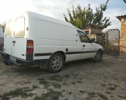 Белый Форд Эскорт, объемом двигателя 1.4 л и пробегом 190 тыс. км за 1450 $, фото 1 на Automoto.ua