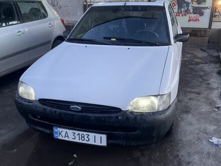 Белый Форд Эскорт, объемом двигателя 1.3 л и пробегом 180 тыс. км за 700 $, фото 1 на Automoto.ua