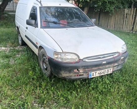 Белый Форд Эскорт, объемом двигателя 1.8 л и пробегом 200 тыс. км за 1250 $, фото 1 на Automoto.ua