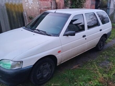 Форд Ескорт 1998 у Сумах на Automoto.ua Білий Форд Ескорт, об'ємом двигуна 1 л та пробігом 2 тис. км за 960 $, фото 1 на Automoto.ua