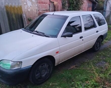 Белый Форд Эскорт, объемом двигателя 1 л и пробегом 2 тыс. км за 960 $, фото 1 на Automoto.ua