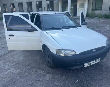 Білий Форд Ескорт, об'ємом двигуна 1.3 л та пробігом 300 тис. км за 990 $, фото 1 на Automoto.ua