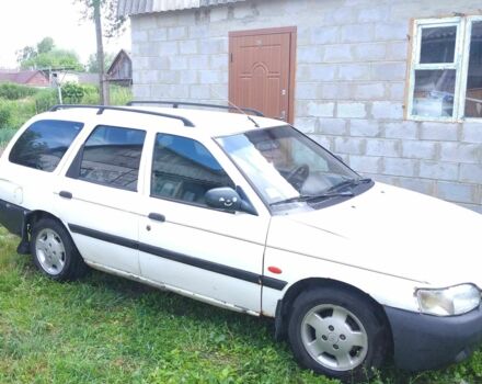 Белый Форд Эскорт, объемом двигателя 0 л и пробегом 98 тыс. км за 500 $, фото 1 на Automoto.ua