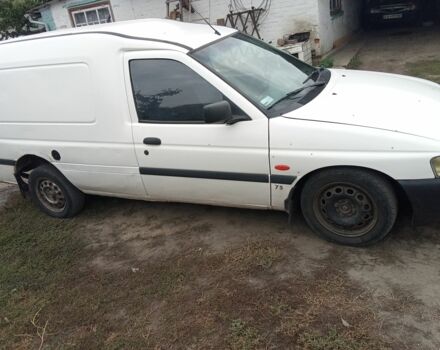 Белый Форд Эскорт, объемом двигателя 1.8 л и пробегом 3 тыс. км за 1300 $, фото 1 на Automoto.ua