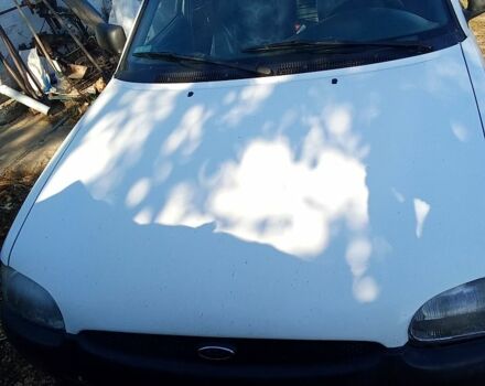 Белый Форд Эскорт, объемом двигателя 1.8 л и пробегом 300 тыс. км за 1300 $, фото 1 на Automoto.ua