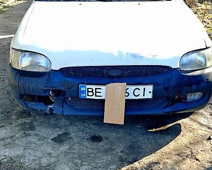 Білий Форд Ескорт, об'ємом двигуна 1.8 л та пробігом 300 тис. км за 900 $, фото 1 на Automoto.ua