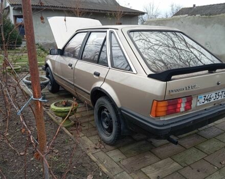 Бежевый Форд Эскорт, объемом двигателя 1.4 л и пробегом 189 тыс. км за 500 $, фото 2 на Automoto.ua