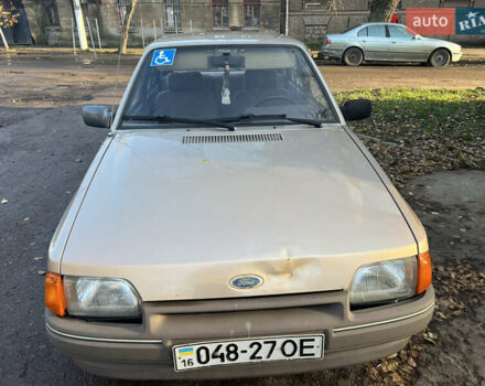 Бежевий Форд Ескорт, об'ємом двигуна 1.4 л та пробігом 150 тис. км за 880 $, фото 2 на Automoto.ua