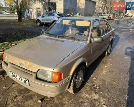 Бежевий Форд Ескорт, об'ємом двигуна 1.4 л та пробігом 150 тис. км за 880 $, фото 4 на Automoto.ua