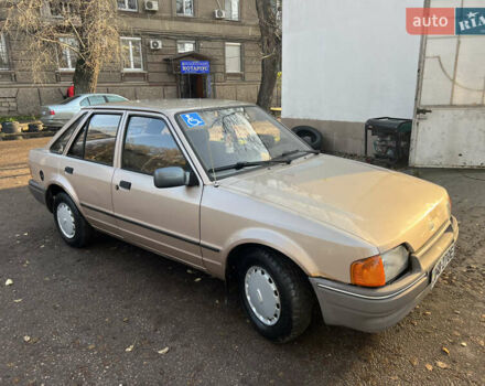 Бежевий Форд Ескорт, об'ємом двигуна 1.4 л та пробігом 150 тис. км за 880 $, фото 3 на Automoto.ua
