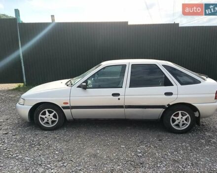 Бежевый Форд Эскорт, объемом двигателя 1.4 л и пробегом 447 тыс. км за 850 $, фото 6 на Automoto.ua