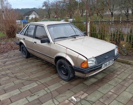 Бежевый Форд Эскорт, объемом двигателя 1.4 л и пробегом 189 тыс. км за 500 $, фото 1 на Automoto.ua