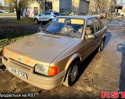 Бежевый Форд Эскорт, объемом двигателя 1.4 л и пробегом 150 тыс. км за 880 $, фото 1 на Automoto.ua
