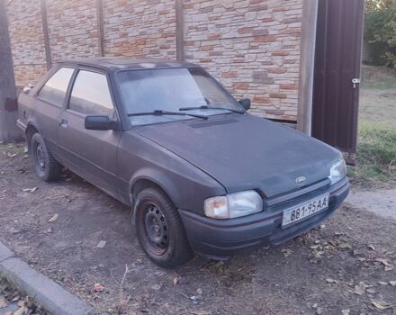 Чорний Форд Ескорт, об'ємом двигуна 1.6 л та пробігом 33 тис. км за 358 $, фото 1 на Automoto.ua