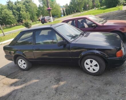 Черный Форд Эскорт, объемом двигателя 1.4 л и пробегом 20 тыс. км за 1076 $, фото 4 на Automoto.ua