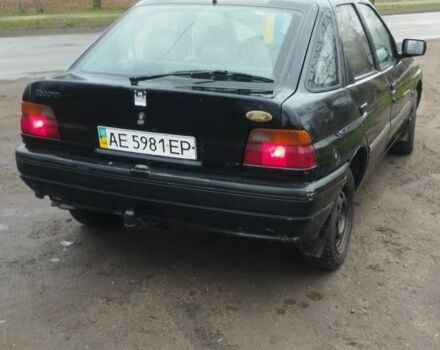 Черный Форд Эскорт, объемом двигателя 1.8 л и пробегом 60 тыс. км за 805 $, фото 1 на Automoto.ua