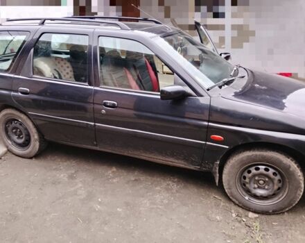 Черный Форд Эскорт, объемом двигателя 1.8 л и пробегом 65 тыс. км за 1800 $, фото 2 на Automoto.ua