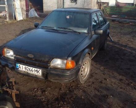 Черный Форд Эскорт, объемом двигателя 1.4 л и пробегом 350 тыс. км за 500 $, фото 1 на Automoto.ua