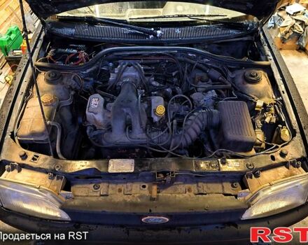 Чорний Форд Ескорт, об'ємом двигуна 1.6 л та пробігом 300 тис. км за 700 $, фото 1 на Automoto.ua