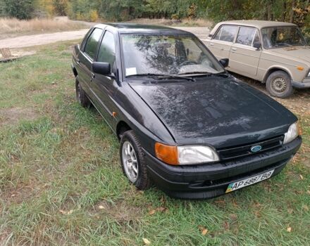 Черный Форд Эскорт, объемом двигателя 1.3 л и пробегом 1 тыс. км за 650 $, фото 1 на Automoto.ua