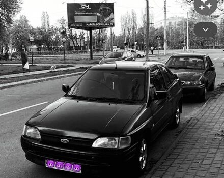 Черный Форд Эскорт, объемом двигателя 1.3 л и пробегом 0 тыс. км за 350 $, фото 1 на Automoto.ua