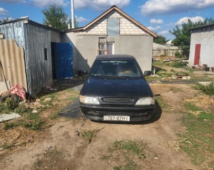 Чорний Форд Ескорт, об'ємом двигуна 0 л та пробігом 100 тис. км за 1000 $, фото 1 на Automoto.ua