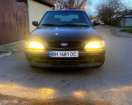 Чорний Форд Ескорт, об'ємом двигуна 1.8 л та пробігом 99 тис. км за 1149 $, фото 1 на Automoto.ua