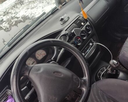 Фиолетовый Форд Эскорт, объемом двигателя 1.4 л и пробегом 300 тыс. км за 1200 $, фото 1 на Automoto.ua