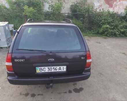 Фиолетовый Форд Эскорт, объемом двигателя 1.6 л и пробегом 270 тыс. км за 2000 $, фото 3 на Automoto.ua