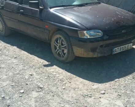 Фиолетовый Форд Эскорт, объемом двигателя 1.3 л и пробегом 90 тыс. км за 350 $, фото 4 на Automoto.ua