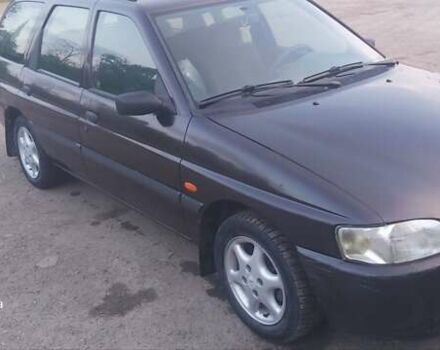 Фіолетовий Форд Ескорт, об'ємом двигуна 1.6 л та пробігом 270 тис. км за 2000 $, фото 1 на Automoto.ua