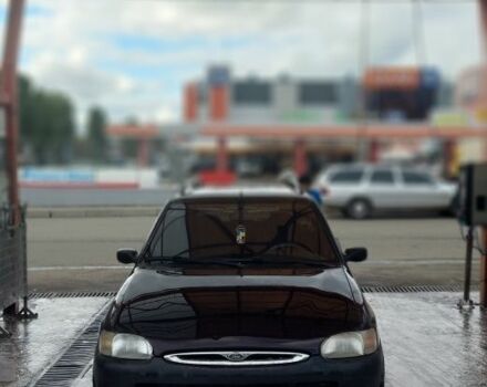 Фиолетовый Форд Эскорт, объемом двигателя 1.6 л и пробегом 210 тыс. км за 2000 $, фото 1 на Automoto.ua