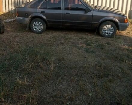 Коричневый Форд Эскорт, объемом двигателя 1.4 л и пробегом 100 тыс. км за 800 $, фото 4 на Automoto.ua