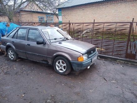 Коричневый Форд Эскорт, объемом двигателя 1.3 л и пробегом 1 тыс. км за 474 $, фото 1 на Automoto.ua