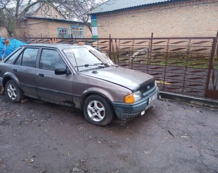 Коричневый Форд Эскорт, объемом двигателя 1.3 л и пробегом 1 тыс. км за 477 $, фото 1 на Automoto.ua