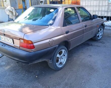 Коричневый Форд Эскорт, объемом двигателя 1.6 л и пробегом 87 тыс. км за 1700 $, фото 1 на Automoto.ua