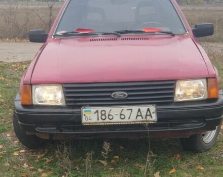 Красный Форд Эскорт, объемом двигателя 1.3 л и пробегом 165 тыс. км за 550 $, фото 1 на Automoto.ua