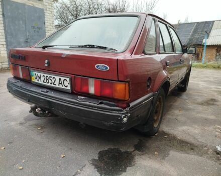 Красный Форд Эскорт, объемом двигателя 1.6 л и пробегом 300 тыс. км за 750 $, фото 5 на Automoto.ua