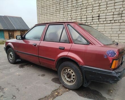 Красный Форд Эскорт, объемом двигателя 1.6 л и пробегом 300 тыс. км за 750 $, фото 3 на Automoto.ua