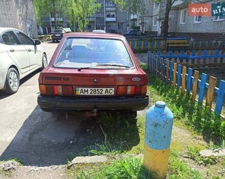 Красный Форд Эскорт, объемом двигателя 1.6 л и пробегом 300 тыс. км за 800 $, фото 4 на Automoto.ua