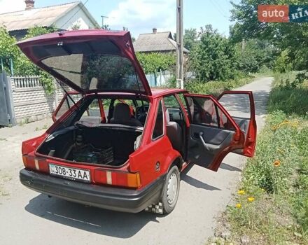 Красный Форд Эскорт, объемом двигателя 1.3 л и пробегом 72 тыс. км за 950 $, фото 2 на Automoto.ua